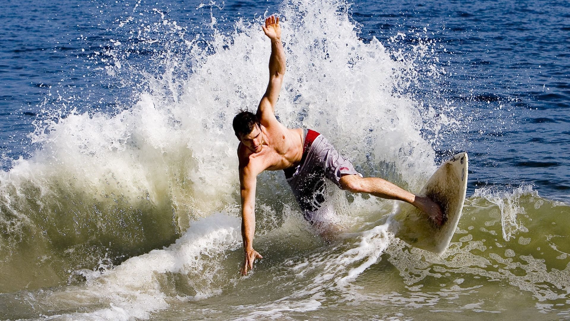 凯恩·瑞安：全黑队的重要防守支柱，稳定后防线